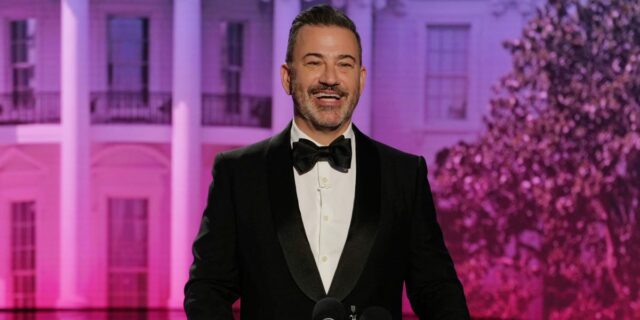 Jimmy Kimmel se burla de Trump Beef en presentación de Jimmy Kimmel se burla de Trump Beef en presentación de anuncio de Disney
| Media,limited-synd,media,disney,jimmy-kimmel,fcc,brendan-carr,donald-trump,trump