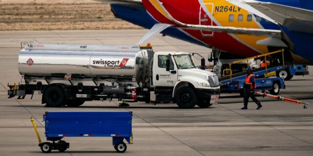 Esto es lo que pagan las aerolíneas por el combustible de sus aviones y cómo afecta esto a las tarifas

 | Travel,Transportation,fuel-crisis,fuel-prices,airlines,airfare,us-iran-war