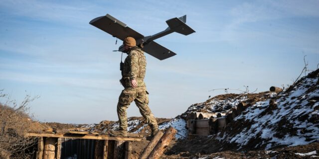 Por qué los militares acostumbrados a la amenaza de los misiles pueden tener problemas con los drones

 | Military & Defense,drone-warfare,air-defense,ukraine,drones,us-iran-conflict,drone