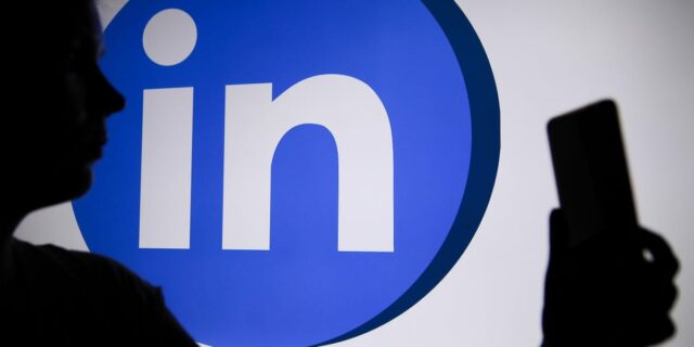 Los despidos en LinkedIn vienen acompañados de cambios operativos, según Los despidos en LinkedIn vienen acompañados de cambios operativos, según muestra Memo
| Tech,Enterprise,linkedin,layoffs,limited-synd,exclusive,inside-business