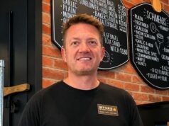 El propietario de una tienda de bagels elimina las publicaciones de IA y se disculpa por las reseñas de 1 estrella
| Retail,Strategy,Careers,Tech,AI,as-told-to,bagels,ai,social-media,marketing,apology El propietario de una tienda de bagels elimina las publicaciones de IA y se disculpa por las reseñas de 1 estrella
| Retail,Strategy,Careers,Tech,AI,as-told-to,bagels,ai,social-media,marketing,apology