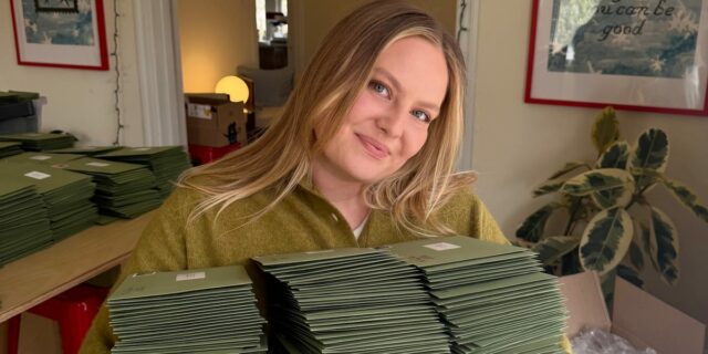 Los clubes de correo postal y las cartas escritas a Los clubes de correo postal y las cartas escritas a mano están explotando entre la Generación Z y los millennials
| Health,analog,doomscrolling,gen-z,tiktok,mental-health