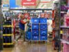 El auge de la entrega de comestibles en línea de Walmart ejerce presión sobre los trabajadores de las tiendas
| Retail,walmart,e-commerce,grocery-delivery,grocery,delivery,stores El auge de la entrega de comestibles en línea de Walmart ejerce presión sobre los trabajadores de las tiendas
| Retail,walmart,e-commerce,grocery-delivery,grocery,delivery,stores