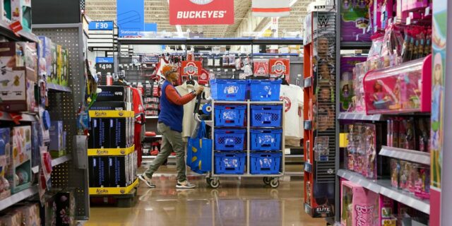 El auge de la entrega de comestibles en línea de El auge de la entrega de comestibles en línea de Walmart ejerce presión sobre los trabajadores de las tiendas
| Retail,walmart,e-commerce,grocery-delivery,grocery,delivery,stores
