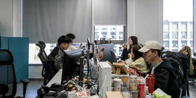Malas noticias, treintañeros: probablemente nunca serás realmente nativo de la IA

 | AI,ai,artificial-intelligence,gen-z,millenial,trending-uk,changing-workplace-big-bet