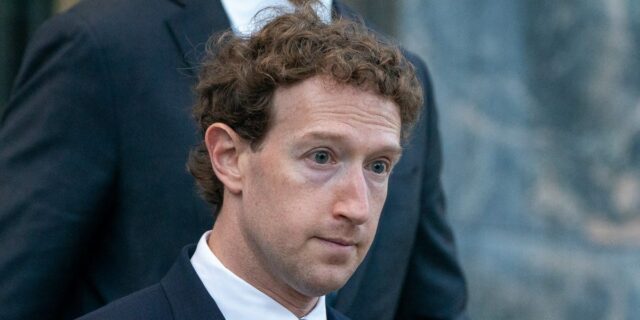 Meta acaba de explicar a los empleados cómo se realizarán sus despidos

 | Tech,meta,mark-zuckerberg,layoffs,ai,limited-synd,tech-layoffs,big-tech,internal-memo,business