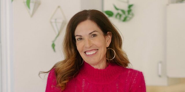 Un día en la vida de Laura Taylor, fundadora de Un día en la vida de Laura Taylor, fundadora de Mingle Mocktails
| Careers,bi-freelancer,mocktails,ceos,day-in-the-life,daily-routine,alcohol,beverage-industry,power-hours,contributor-2026,lauryn-haas,sober,alcohol-free,as-told-to