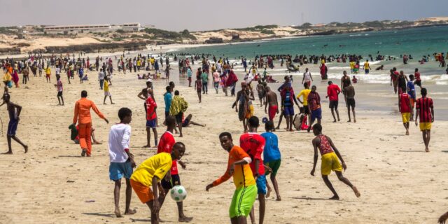 Países con las tasas de natalidad más altas y más bajas, clasificados

 | Health,Travel,world-bank,countries,ranking,africa,europe,asia,birth-rates,us-birth-rate