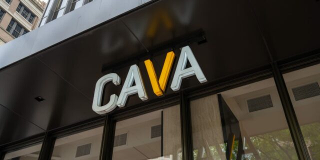 Cava adopta la IA para una experiencia gastronómica personalizada

 | AI,Retail,Food,Tech,cava,slop-bowls,earnings,artificial-intelligence,ai,restaurant,fast-food