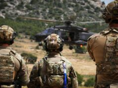 Los Boinas Verdes prueban drones planeadores capaces de pasar por encima de los sensores enemigos
| Military & Defense,us-army-green-beret,drones,nato Los Boinas Verdes prueban drones planeadores capaces de pasar por encima de los sensores enemigos
| Military & Defense,us-army-green-beret,drones,nato