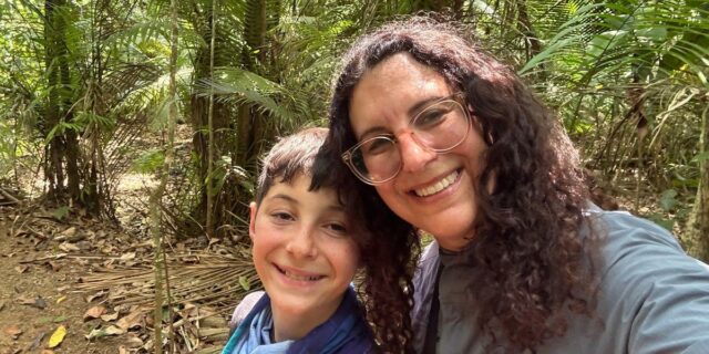 Tuve a mi hijo a los 40. El embarazo fue fácil, pero mis amistades cambiaron.

 | Parenting,parenting,parenting-freelancer,essay,older-parents,having-kids