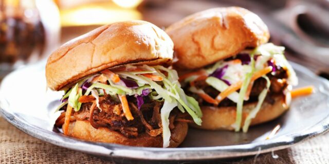 Alimentos de cocción lenta para el Día de los Caídos

 | Food,food,recipes,summer,cook-out,slow-cooker,crock-pot