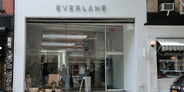 Shein adquiere Everlane, el sueño de moda sostenible de los Millennials

 | Economy,Retail,Sustainability,everlane,sustainability