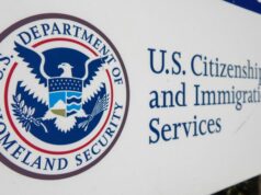 La regla de la tarjeta verde no afectará a los inmigrantes que brinden ‘beneficios económicos’
| Economy,Politics,Law,green-cards,immigration,trump-administration,border-security,foreign-workers La regla de la tarjeta verde no afectará a los inmigrantes que brinden 'beneficios económicos'
| Economy,Politics,Law,green-cards,immigration,trump-administration,border-security,foreign-workers