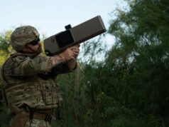 El ejército estadounidense utiliza la frontera sur para probar tecnología anti-drones
| Military & Defense,drones,army,southern-border,counter-drone,defense-tech El ejército estadounidense utiliza la frontera sur para probar tecnología anti-drones
| Military & Defense,drones,army,southern-border,counter-drone,defense-tech