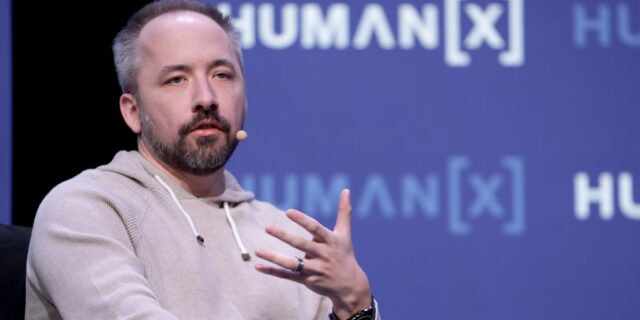 Drew Houston de Dropbox nombra codirector ejecutivo y considera renunciar: Drew Houston de Dropbox nombra codirector ejecutivo y considera renunciar: lea los memorandos
| Tech,ceos,memo,dropbox,drew-houston,executive-changes,leadership