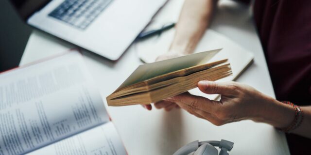 Fui a la escuela de posgrado a los 44 años; Fui a la escuela de posgrado a los 44 años; Graduate sin deudas, gracias a Side Gig
| Health,Careers,health,health-freelancer,careers,essay,side-hustles