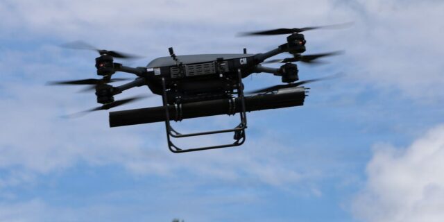 Estados Unidos prueba lanzacohetes en dron de reabastecimiento de combustible Estados Unidos prueba lanzacohetes en dron de reabastecimiento de combustible 'Pickup Truck'
| Military & Defense,defense,drones,advanced-precision-kill-weapon-system