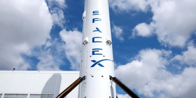 Elon Musk dice que SpaceX solo tiene un acuerdo de Elon Musk dice que SpaceX solo tiene un acuerdo de 180 días con Anthropic
| AI,Tech,spacex,elon-musk,anthropic,ai