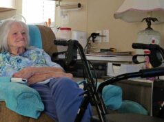 Mamá no podía pagar la vida asistida y la mudó a una pequeña casa de al lado.
| Health,Parenting,Economy,elder-care,assisted-living,family,multigenerational-homes,aging,long-term-care,retirement Mamá no podía pagar la vida asistida y la mudó a una pequeña casa de al lado.
| Health,Parenting,Economy,elder-care,assisted-living,family,multigenerational-homes,aging,long-term-care,retirement