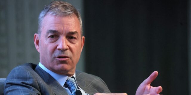 Dan Loeb dice que la única forma de "ser bueno" Dan Loeb dice que la única forma de "ser bueno" en IA es empezar a usarla
| Tech,ai,claude,artificial-intelligence,dan-loeb,how-to-use-ai,tech