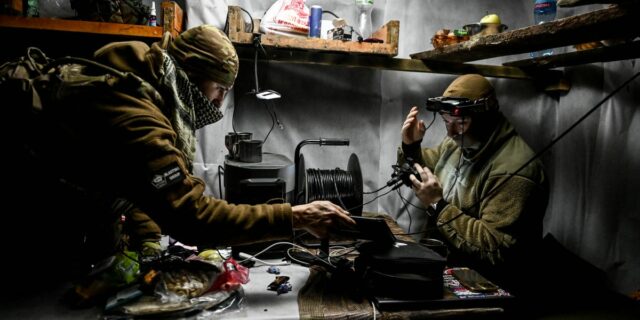 Ucrania dice a Occidente: los centros de mando de drones deben ser móviles y subterráneos

 | Military & Defense,drone-warfare,ukraine,drones,drone