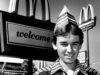 Las fotos muestran cómo era comer en McDonald’s en los años 80
| Food,features,mcdonalds,mc-donalds,fast-food,fast-food-restaurant,history,1980s Las fotos muestran cómo era comer en McDonald's en los años 80
| Food,features,mcdonalds,mc-donalds,fast-food,fast-food-restaurant,history,1980s