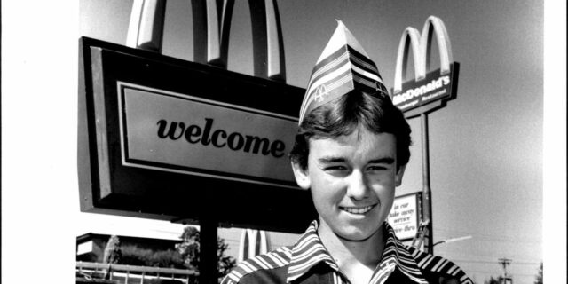 Las fotos muestran cómo era comer en McDonald's en los años 80

 | Food,features,mcdonalds,mc-donalds,fast-food,fast-food-restaurant,history,1980s