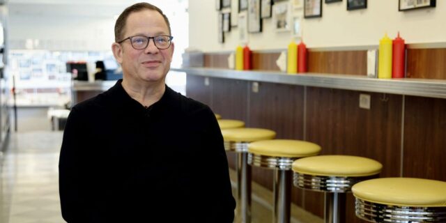 Después de abrir más de 25 restaurantes, haría un gran cambio en el menú

 | Food,Careers,restaurant-industry,entrepreneur,small-business,restaurants,casual-dining,fast-casual,video-to-text