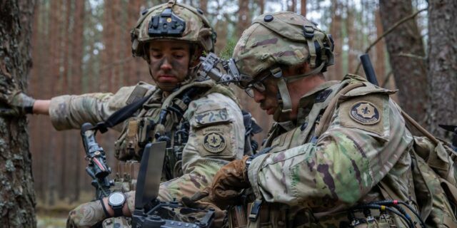 El ejército estadounidense derriba viejos muros tecnológicos para que las armas puedan comunicarse entre sí

 | Military & Defense,defense,army