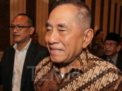El cuerpo de Ryamizard Ryacudu fue enterrado en Cikeas Bogor
| El cuerpo de Ryamizard Ryacudu fue enterrado en Cikeas Bogor
|