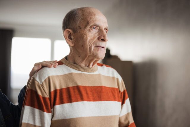 “Los estadounidenses no son buenos administrando el dinero”: la seguridad social y Medicare salvaron a mi papá de la ruina financiera

 | 