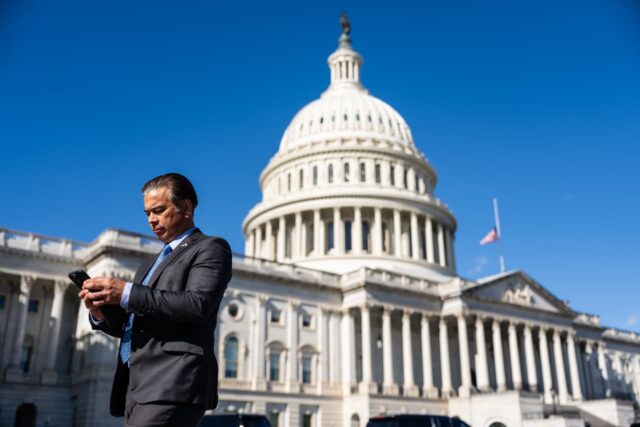 Los cambios en CBS presionan a California AG para que Los cambios en CBS presionan a California AG para que impugne el acuerdo entre Paramount y Warner Bros.
|