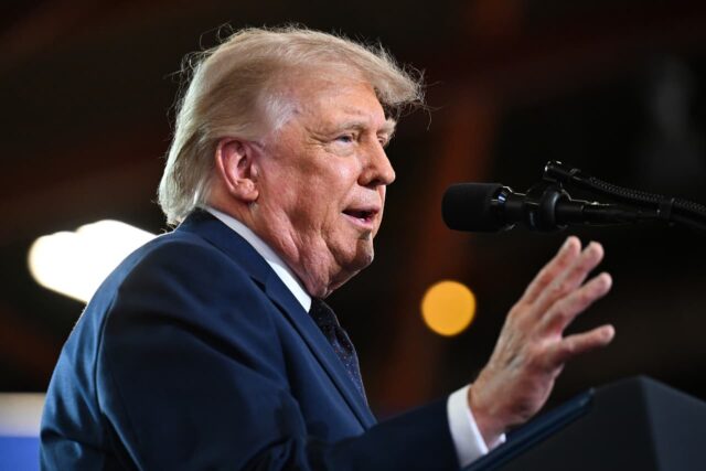 Trump dice que no hay urgencia ya que parece cerca un acuerdo para poner fin a la guerra con Irán y reabrir el Estrecho de Ormuz

 | 