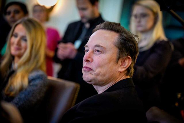 Elon Musk compara el trabajo de su empresa con el Elon Musk compara el trabajo de su empresa con el de Jesús
|