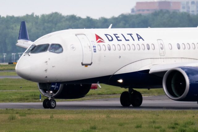 Este fondo de cobertura acaba de deshacerse de acciones de las “tres grandes” aerolíneas, mientras la industria enfrenta crecientes costos de combustible.

 | 