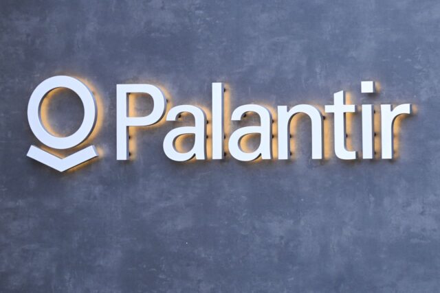 Palantir registra el crecimiento de ingresos más rápido de su historia mientras grita "IA Slop"

 | 