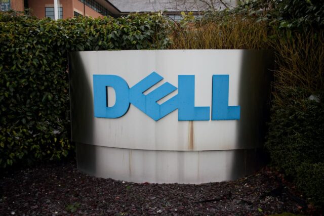 El sorprendente aumento del 33% en las acciones de Dell impulsó las acciones de otros fabricantes de servidores.

 | 