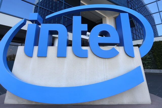 Las acciones de Intel acaban de llevar al sector de chips a una fuerte liquidación. He aquí por qué.

 | 