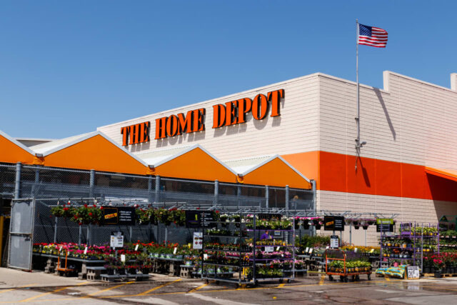 Las acciones de Home Depot suben mientras las perspectivas para todo el año permanecen intactas, un alivio para los inversores preocupados

 | 