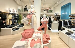 Así es como Athleta, fabricante de ropa de yoga de Gap, pasó de ser básico a genérico
| Así es como Athleta, fabricante de ropa de yoga de Gap, pasó de ser básico a genérico
|