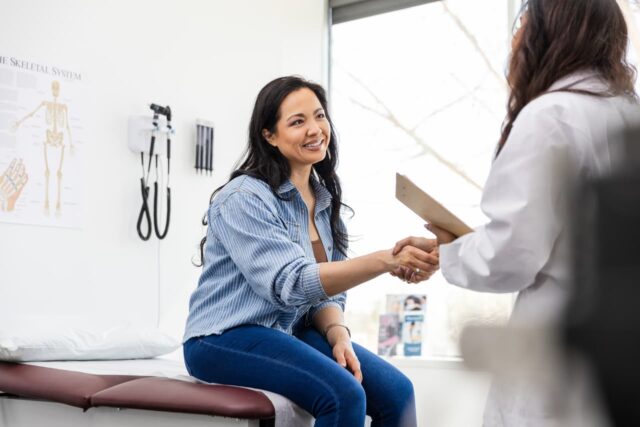 “Técnicamente no estoy enferma”: ¿Puedo tomar licencia por enfermedad remunerada para mi tratamiento de fertilidad con recuperación de óvulos?

 | 