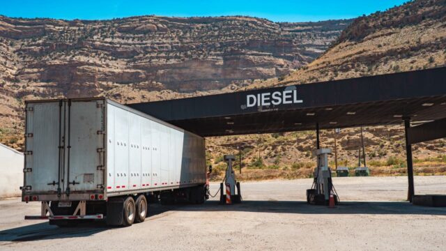 Los hogares estadounidenses enfrentan graves dificultades más allá de los precios de la gasolina a medida que el diésel se acerca a niveles récord

 | 