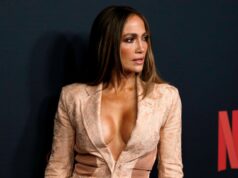 Jennifer López vuelve a poner en venta su propiedad en Beverly Hills, ahora por $ 10 millones menos
| Jennifer López vuelve a poner en venta su propiedad en Beverly Hills, ahora por $ 10 millones menos
|