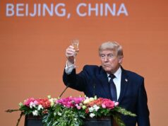 Trump revela grandes compras de acciones de Boeing y Nvidia, ya que estas empresas parecen preparadas para beneficiarse de su viaje a China
| Trump revela grandes compras de acciones de Boeing y Nvidia, ya que estas empresas parecen preparadas para beneficiarse de su viaje a China
|