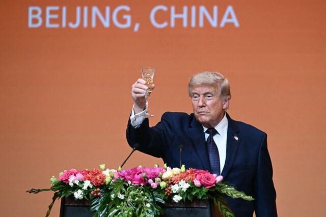 Trump revela grandes compras de acciones de Boeing y Nvidia, Trump revela grandes compras de acciones de Boeing y Nvidia, ya que estas empresas parecen preparadas para beneficiarse de su viaje a China
|
