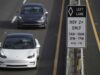 Las acciones de Tesla suben tras la tan esperada actualización de la tecnología de conducción autónoma
| Tesla acaba de dar un paso “simbólico” en la conducción autónoma. El éxito en el mundo real será más difícil.
|
