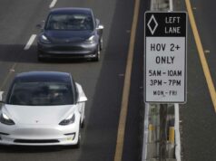 Tesla acaba de dar un paso “simbólico” en la conducción autónoma. El éxito en el mundo real será más difícil.
| Tesla acaba de dar un paso “simbólico” en la conducción autónoma. El éxito en el mundo real será más difícil.
|