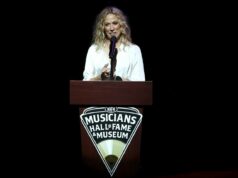 La música Sheryl Crow vende parte de su propiedad en Nashville por 1,8 millones de dólares
| La música Sheryl Crow vende parte de su propiedad en Nashville por 1,8 millones de dólares
|