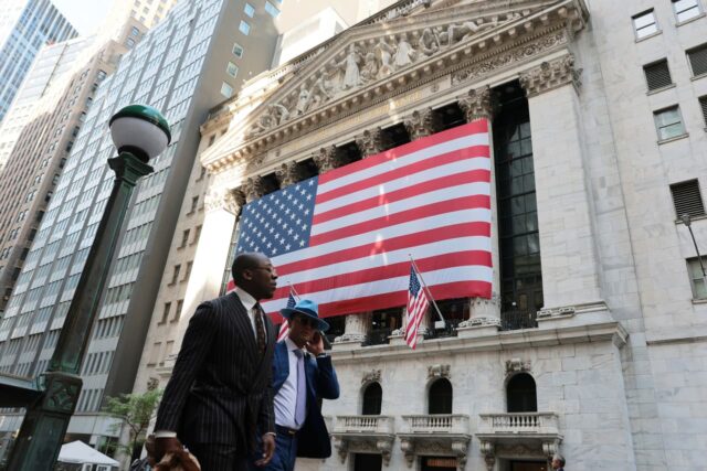 El petróleo sube, los futuros de las acciones estadounidenses caen mientras Wall Street busca extender su racha ganadora

 | 